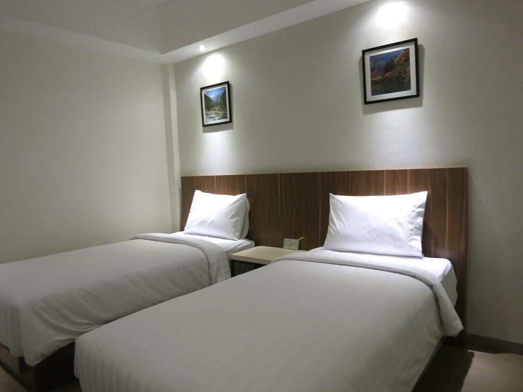 Hart Hotel Arjuna Mataram Bilik gambar